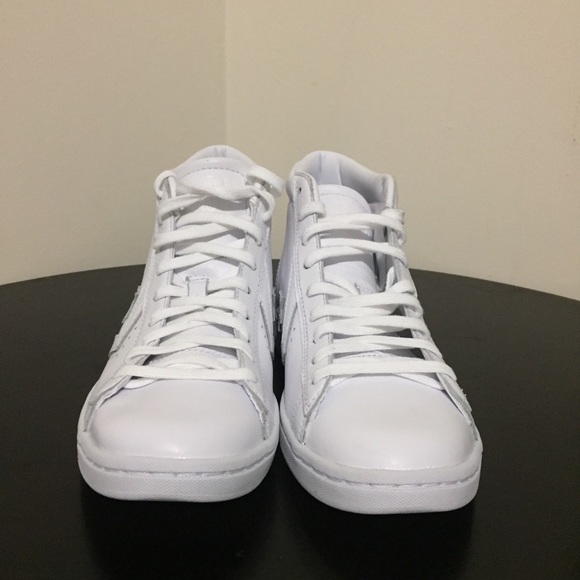 Converse One Star Hightops - Picture 2 of 8